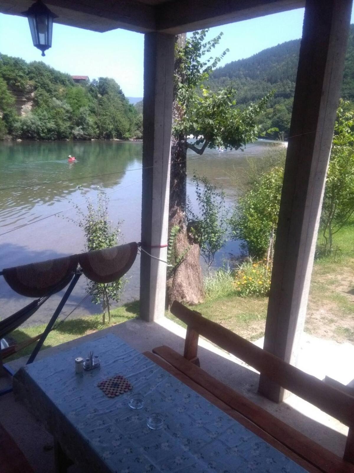 Prenociste Na Drini Foca Panzió Kültér fotó